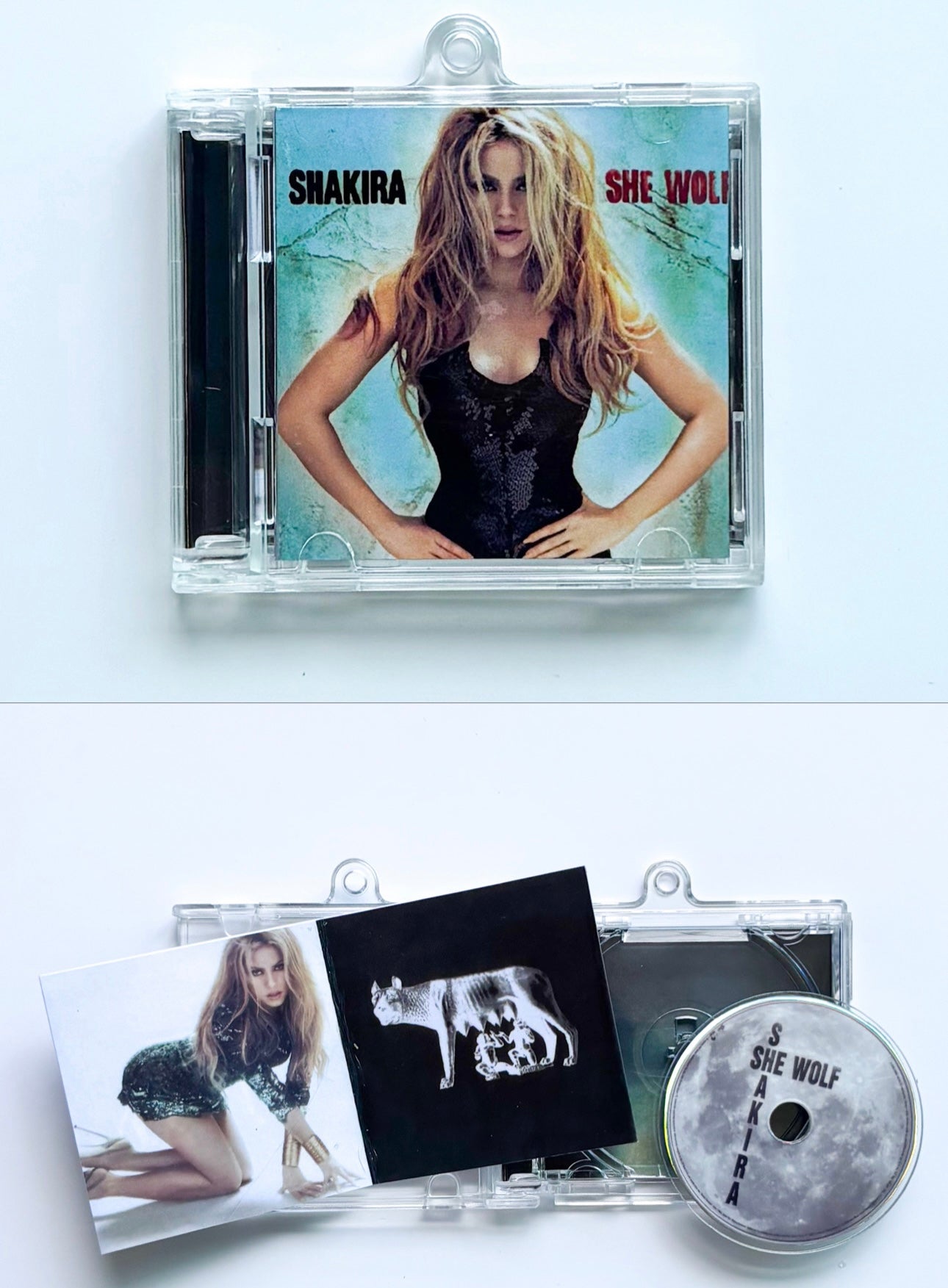 NFC FAN MADE KEYCHAIN - SHAKIRA