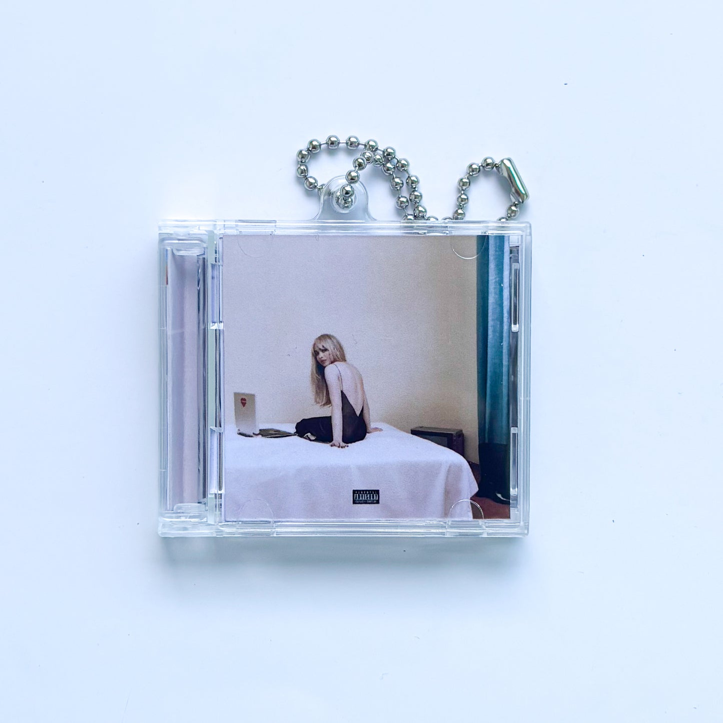 NFC FAN MADE KEYCHAIN - SABRINA CARPENTER