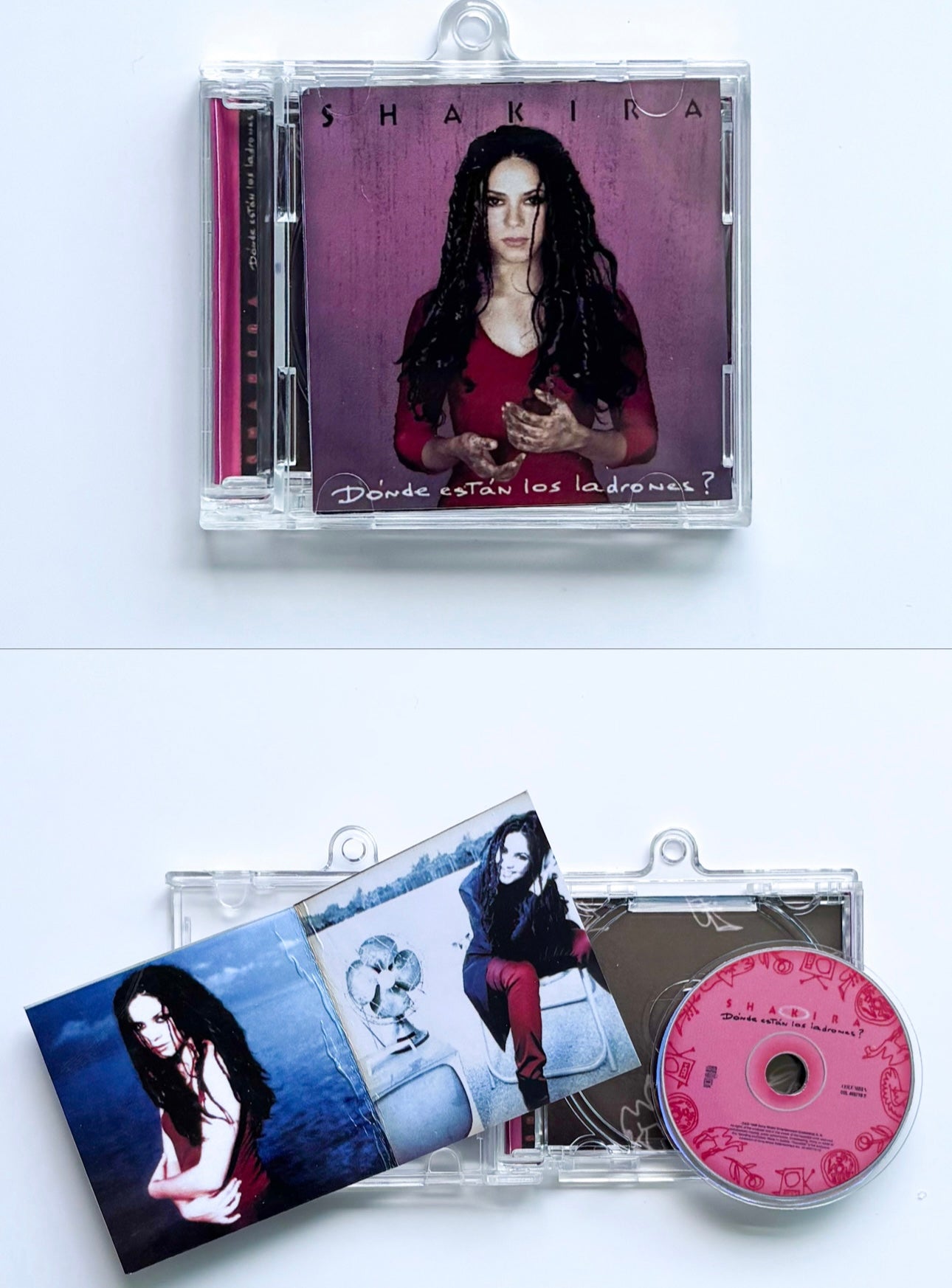 NFC FAN MADE KEYCHAIN - SHAKIRA
