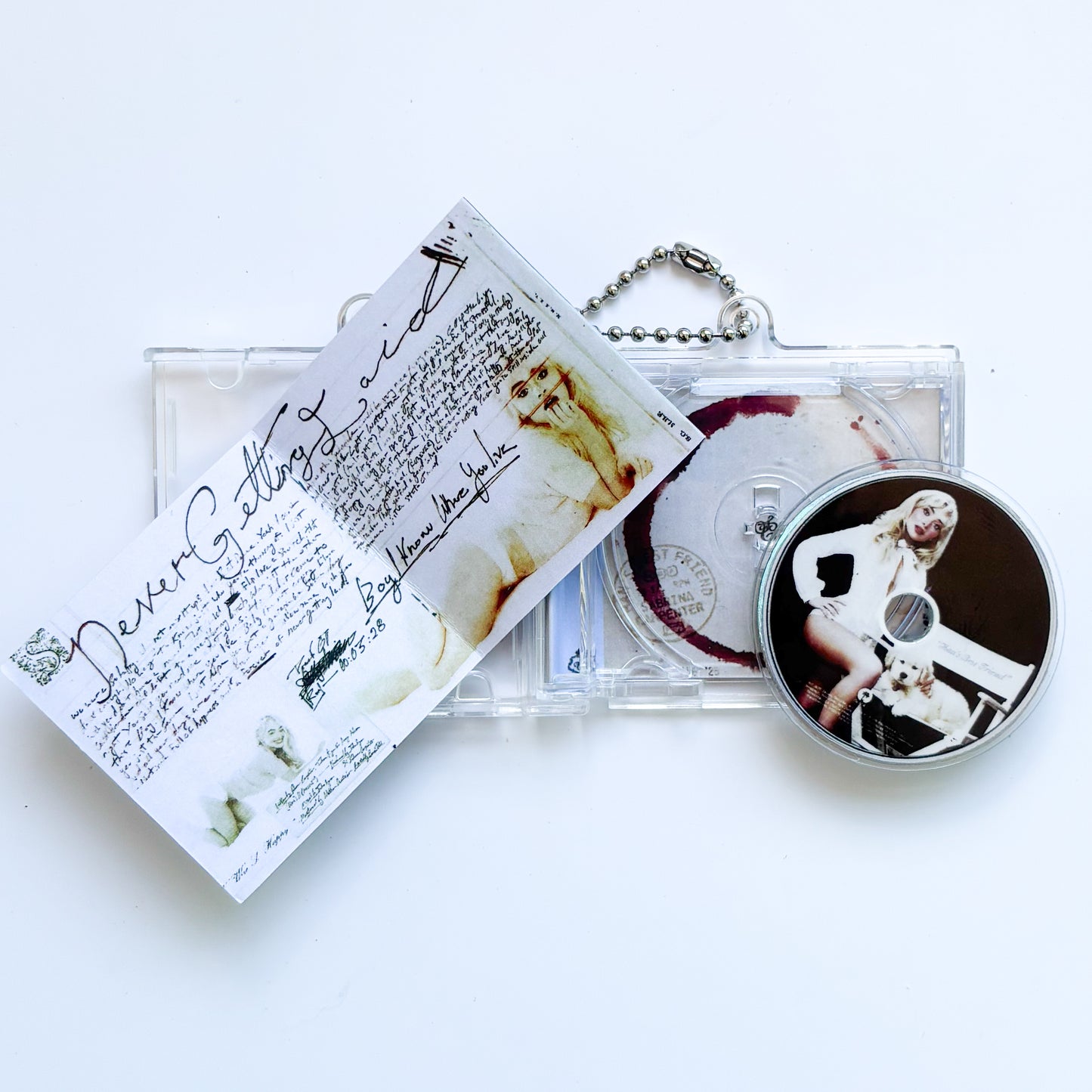NFC FAN MADE KEYCHAIN - SABRINA CARPENTER