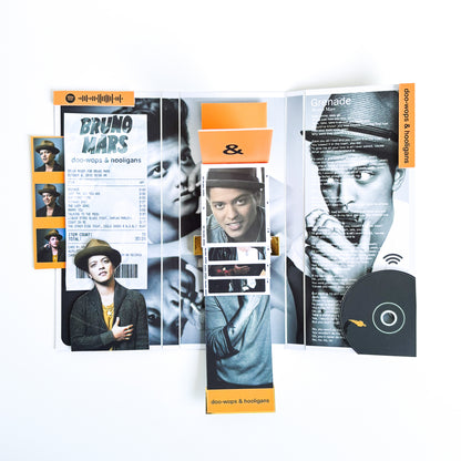 Flipbook and Mini Album - BRUNO MARS