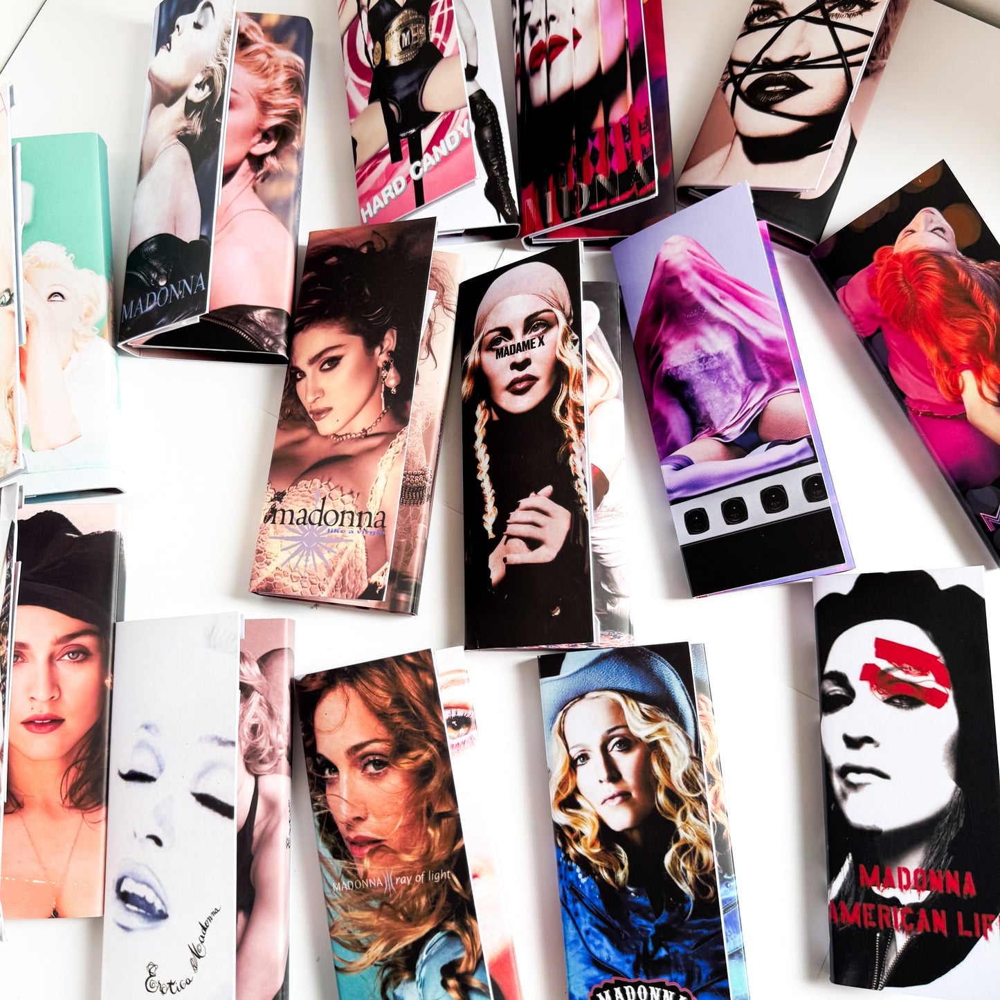 FLIP BOOK - MADONNA