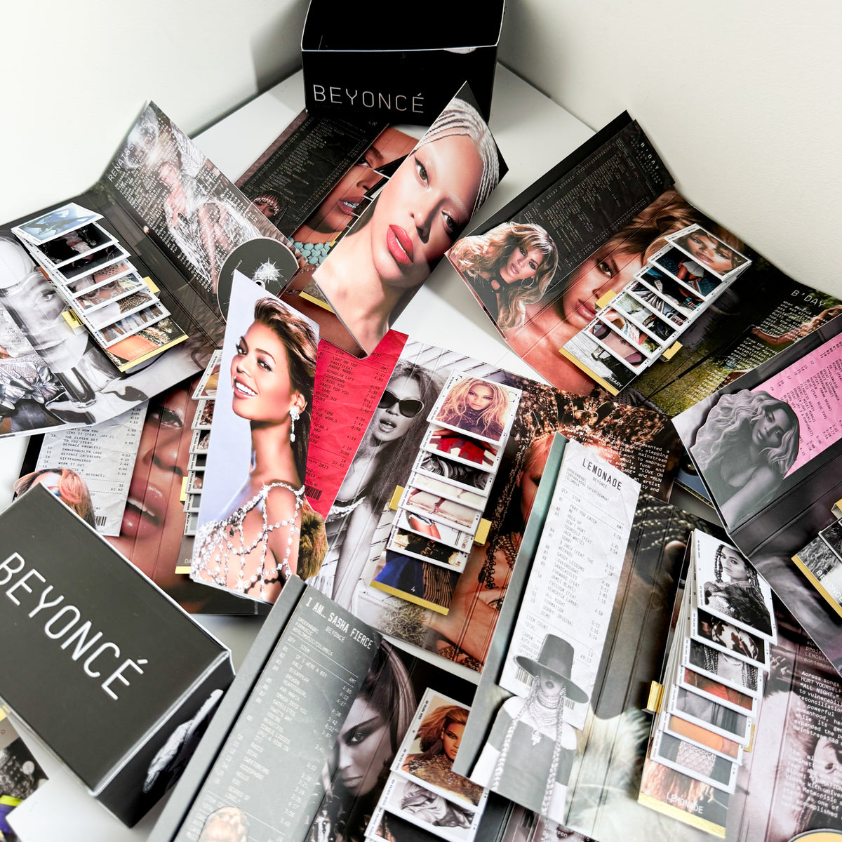 BEYONCÉ FLIPBOOKS