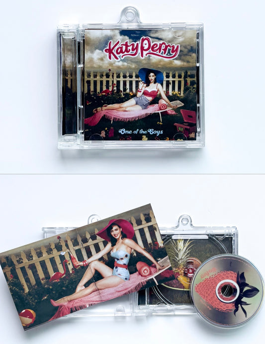 NFC FAN MADE KEYCHAIN - KATY PERRY