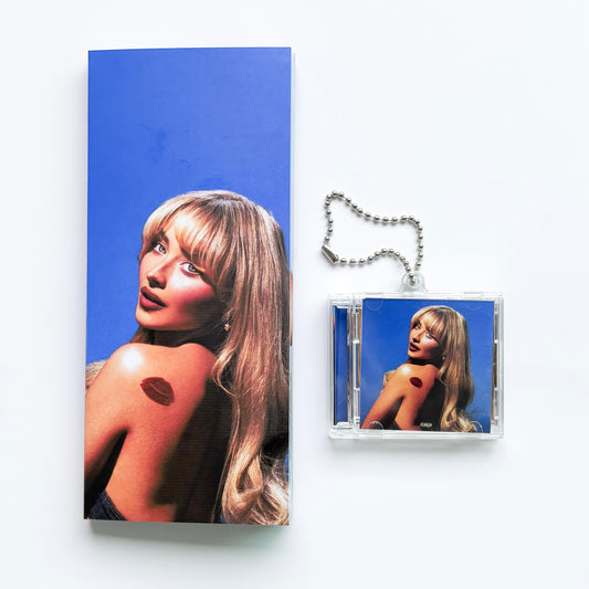FLIPBOOK + NFC KEYCHAIN - SHORT N’ SWEET