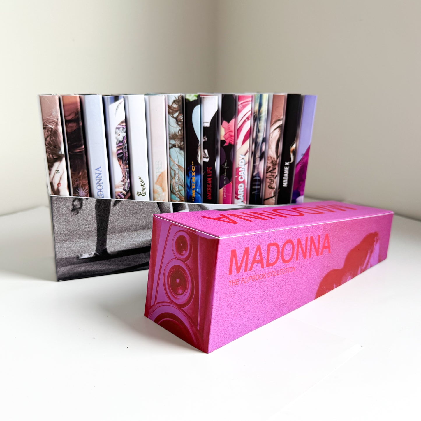 FLIP BOOK - MADONNA