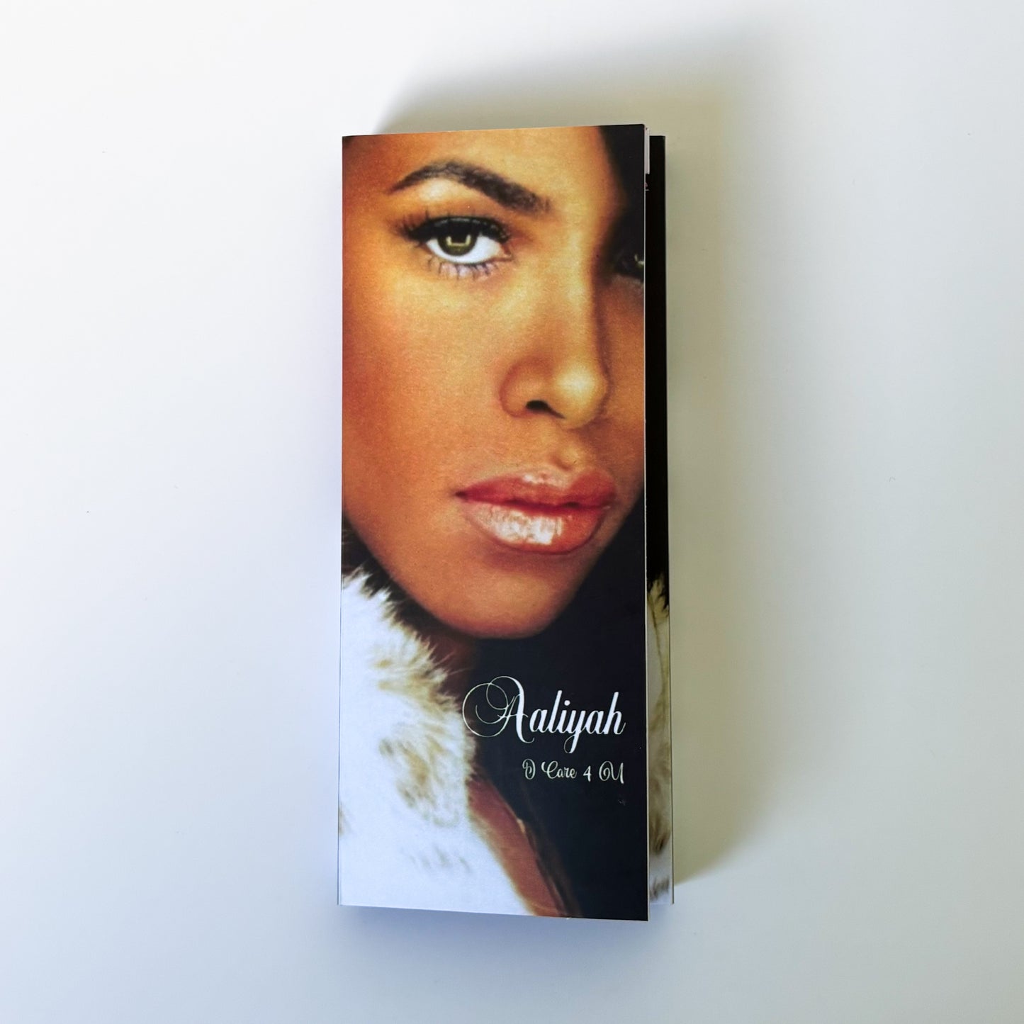 NFC FAN MADE KEYCHAIN - Aaliyah