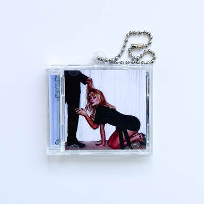 NFC FAN MADE KEYCHAIN - SABRINA CARPENTER